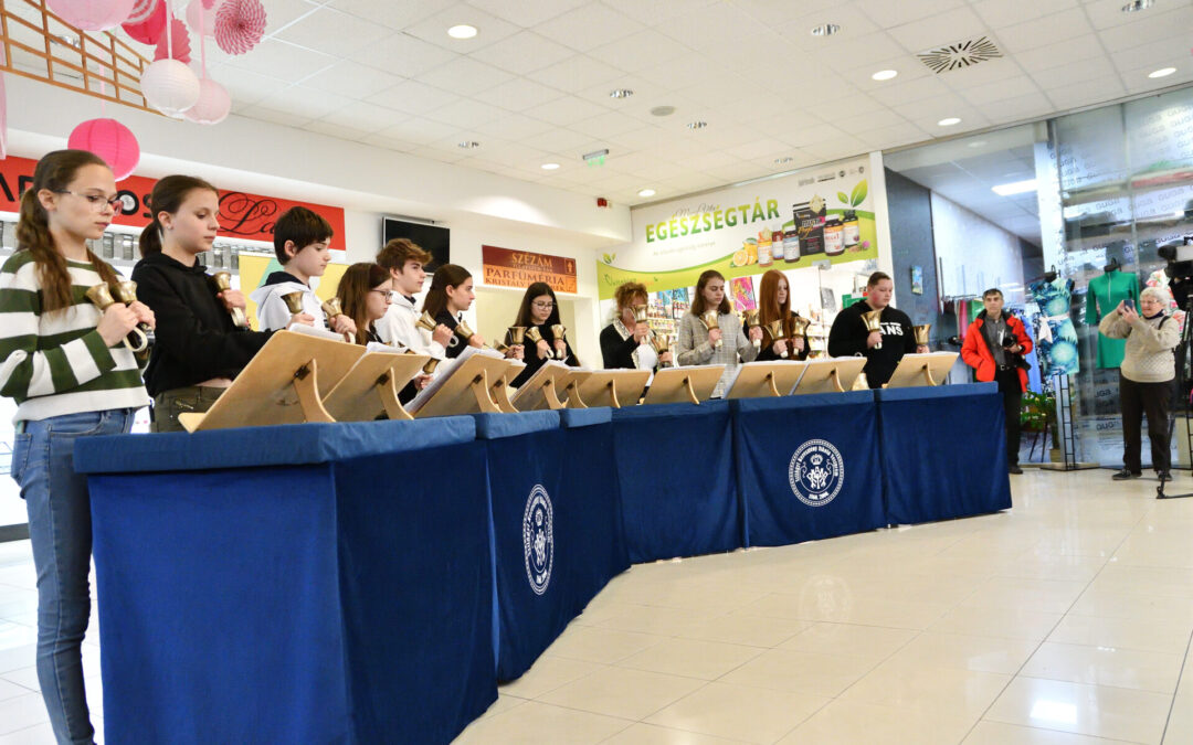 Harangegyüttes szereplés