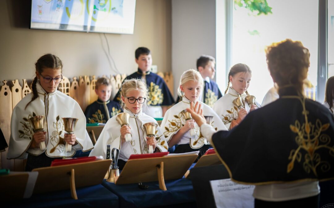 Harangegyüttes a Ringató Óvodában