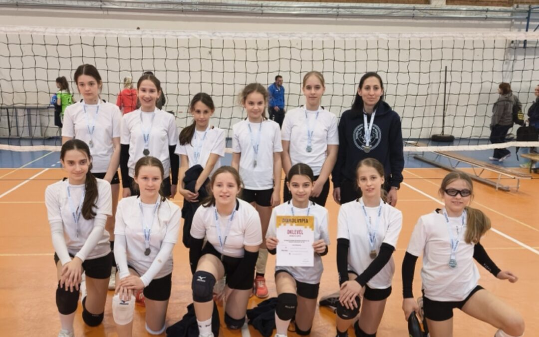 Vármegyei röplabda döntőben ezüstérmet nyert a Szilágyi iskola csapata