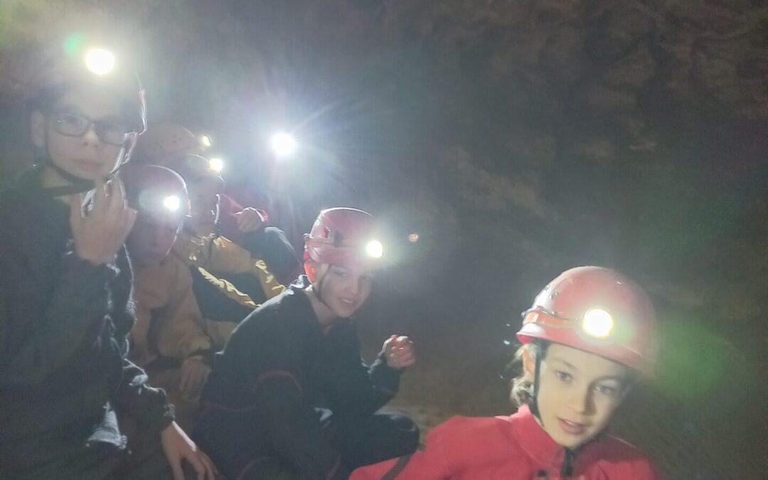 Szilágyisok a Mátyás-hegyi-barlangban