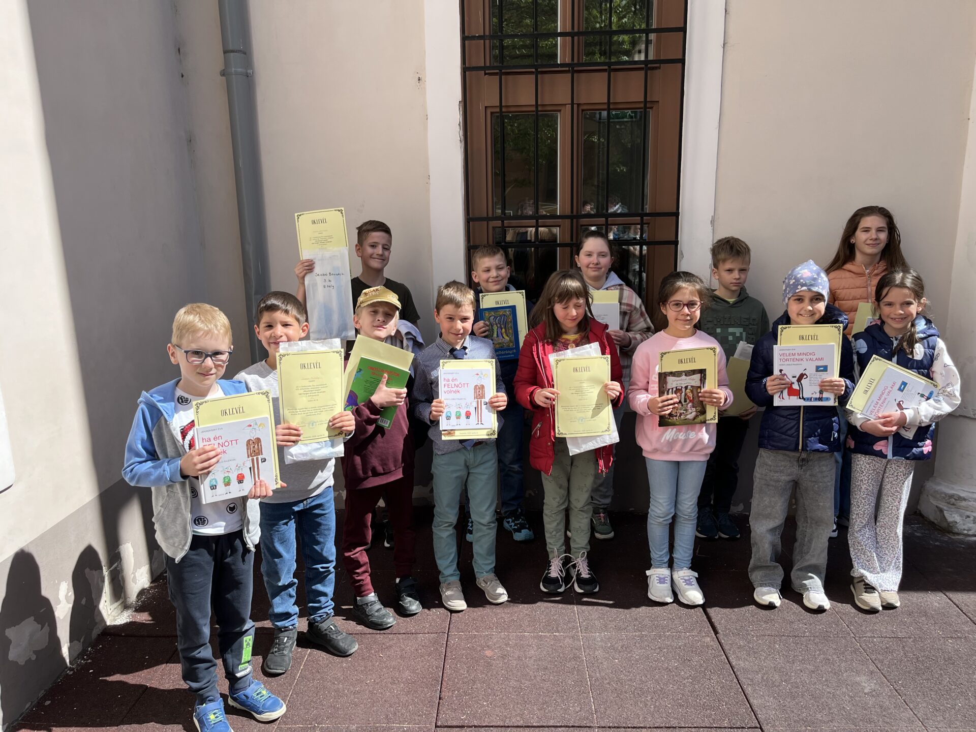 „Mosolyogni tessék!” házi hangos olvasási verseny a Szilágyiban