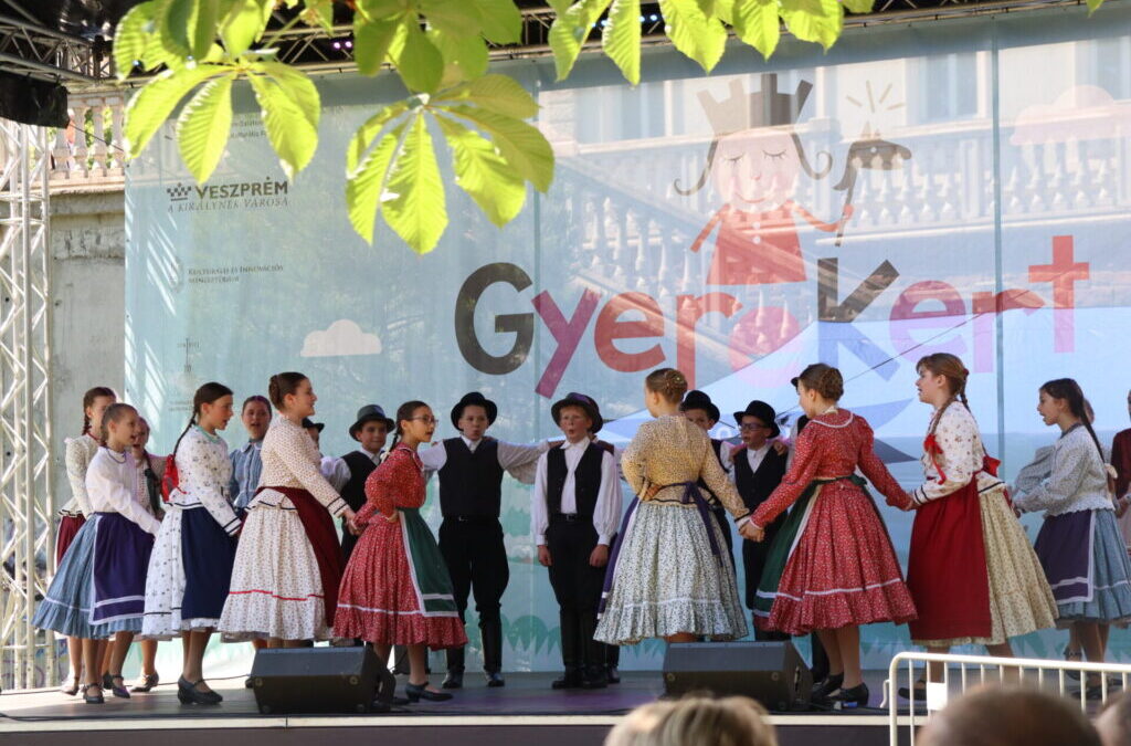 Néptáncosaink a Gyerekert családi fesztiválon